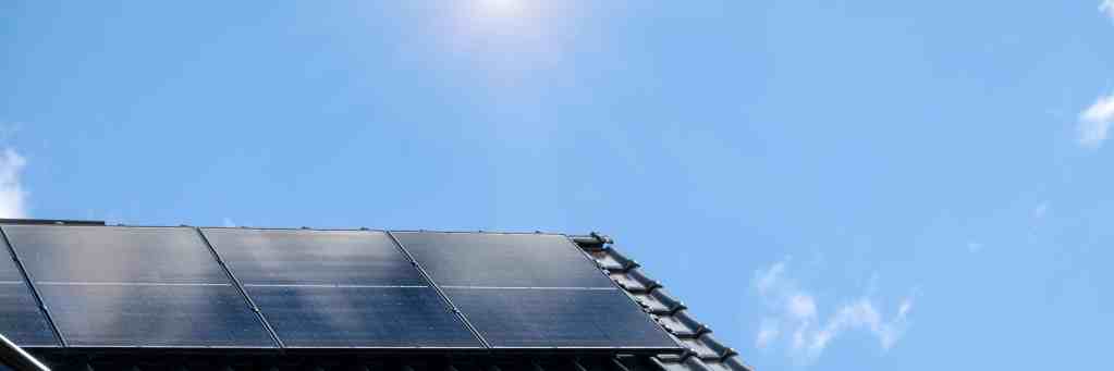 solar panels on the house roof in sunny day renew 2022 08 23 08 49 45 utc fenster türen bauelemente